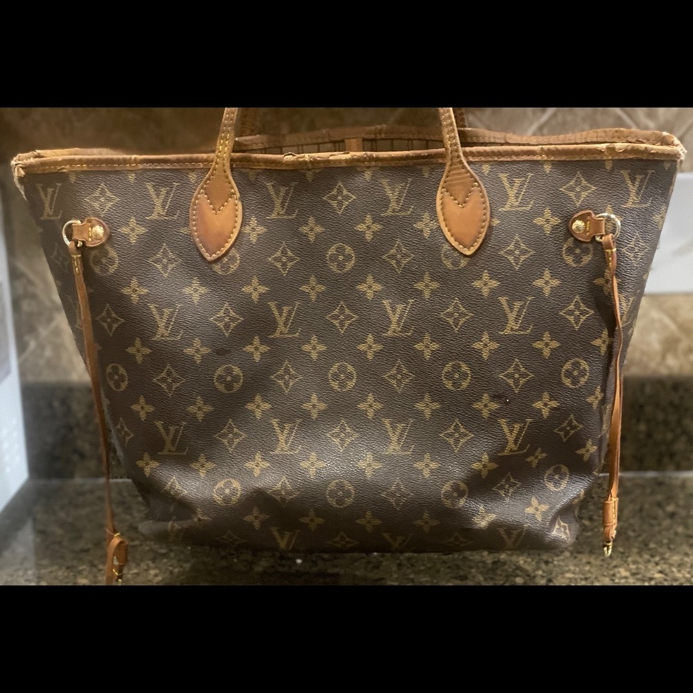 Authentic Louis Vuitton purse Neverfull MM